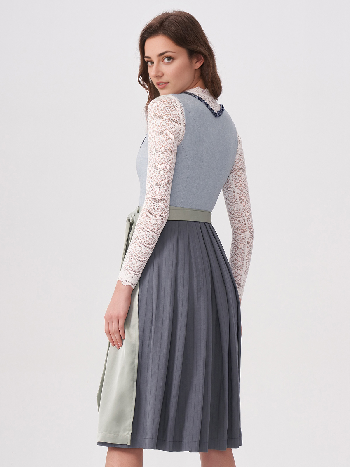Dirndl in Blau mit modernem Styling