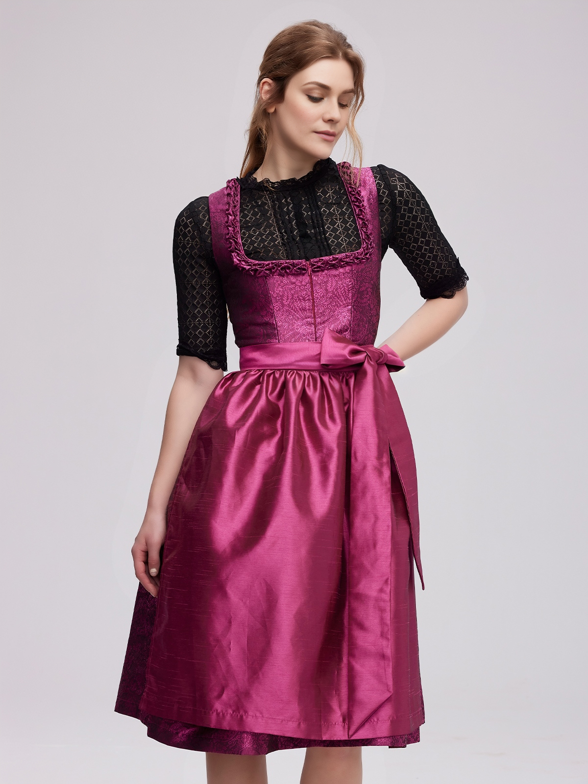 Traditionelles Dirndl in Pink
