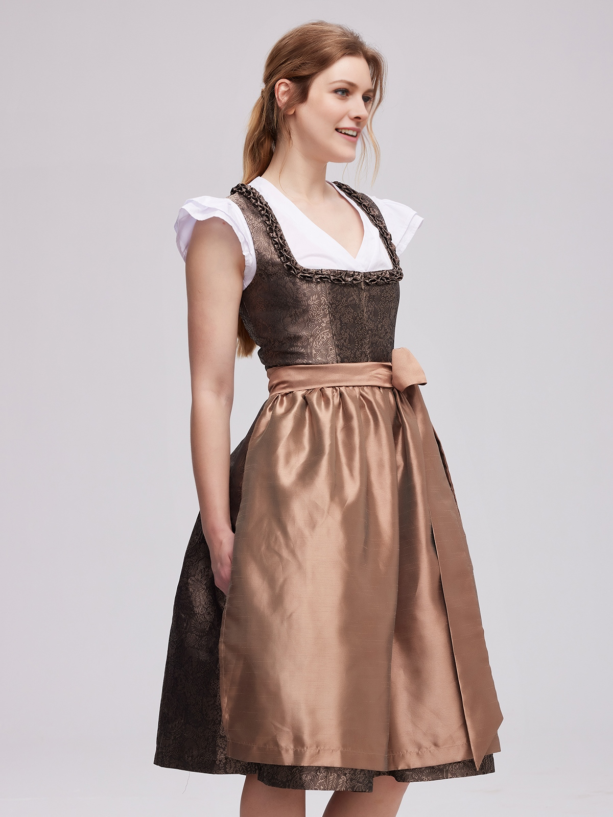 Dirndl in Braun – Tradition trifft Moderne