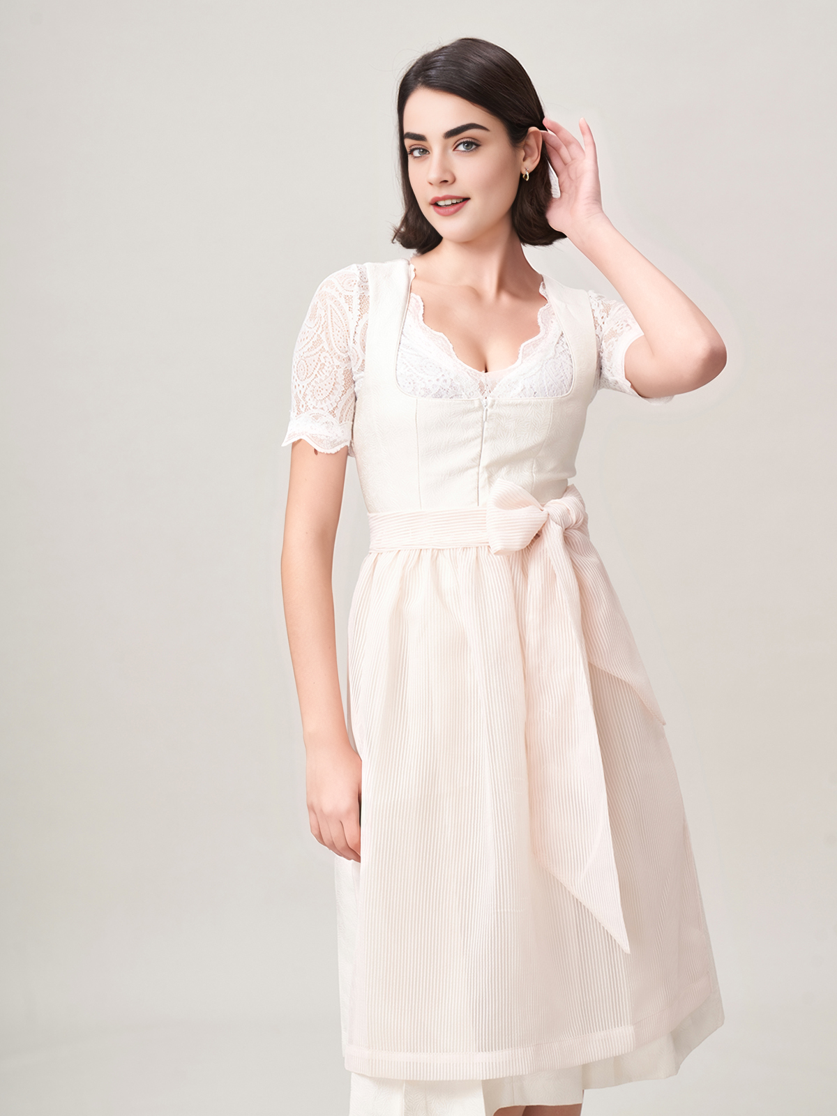 Tradition meets Nachhaltigkeit: Ein Greenja-Dirndl in Beige