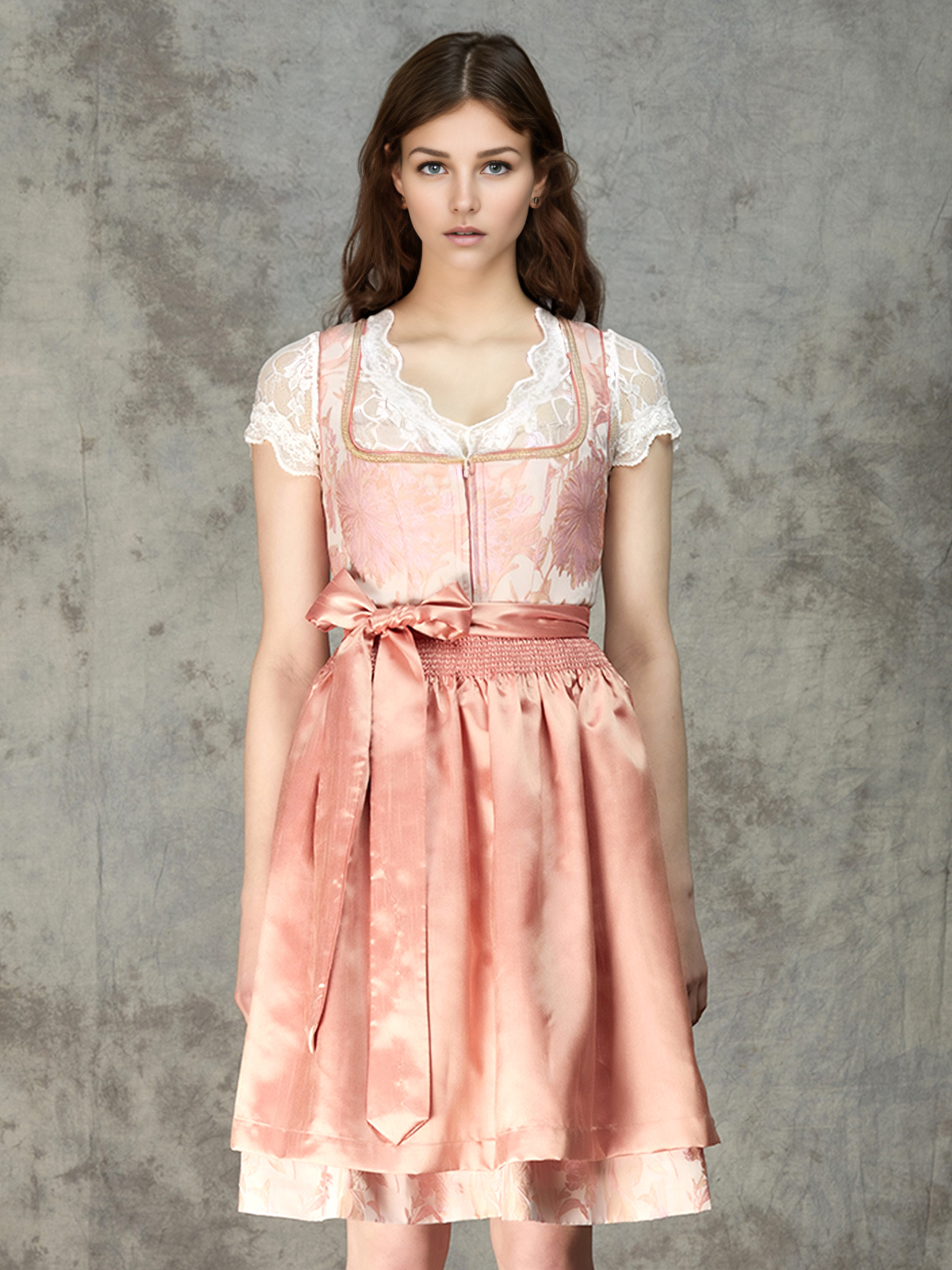 Elegantes Dirndl mit Langarmbluse