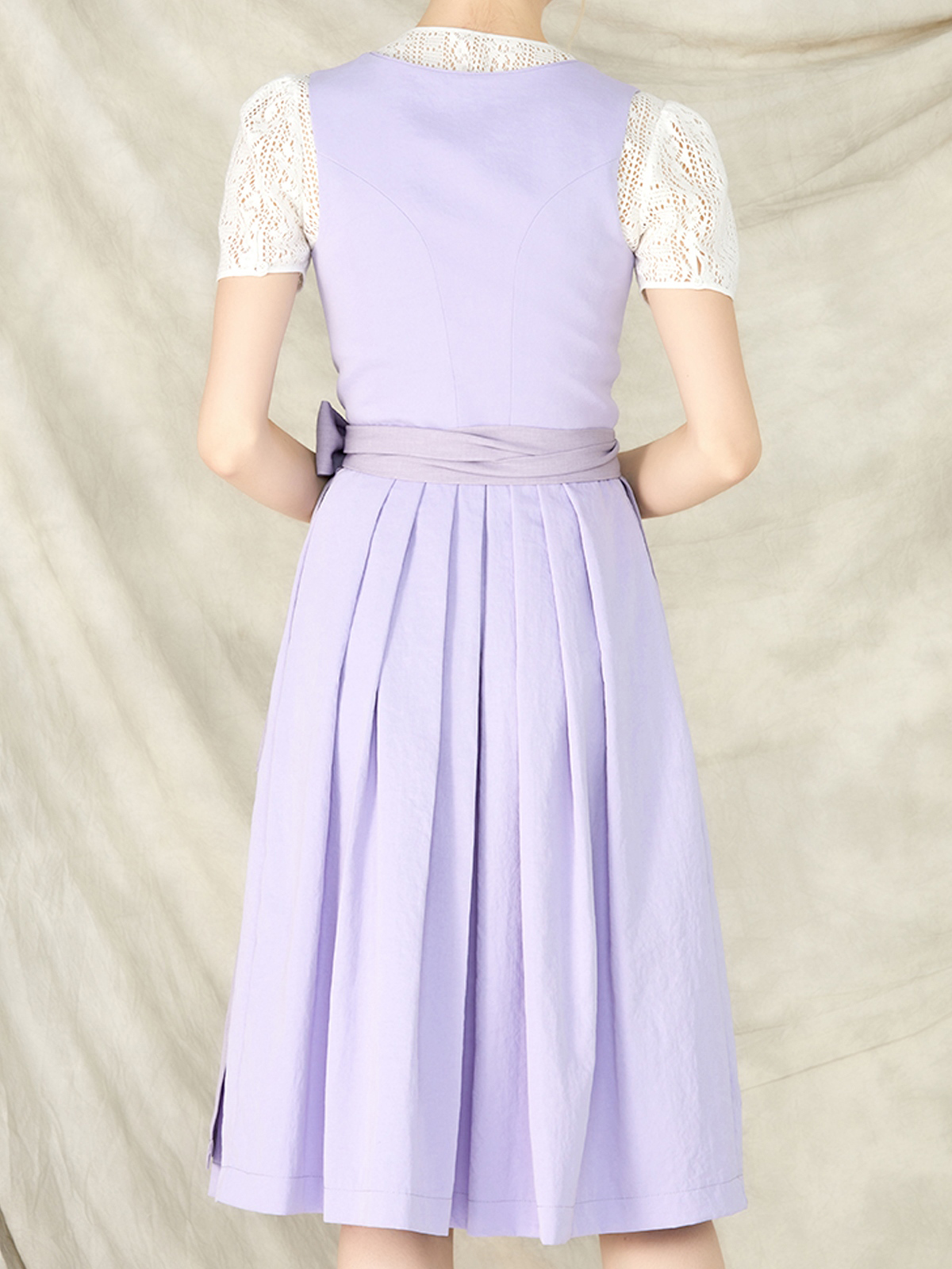 Dirndl in Lila – Eleganz mit modernem Twist