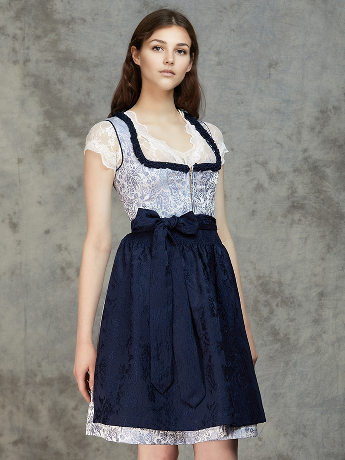 Modernes Dirndl in Blau – zeitlose Eleganz mit urbanem Flair