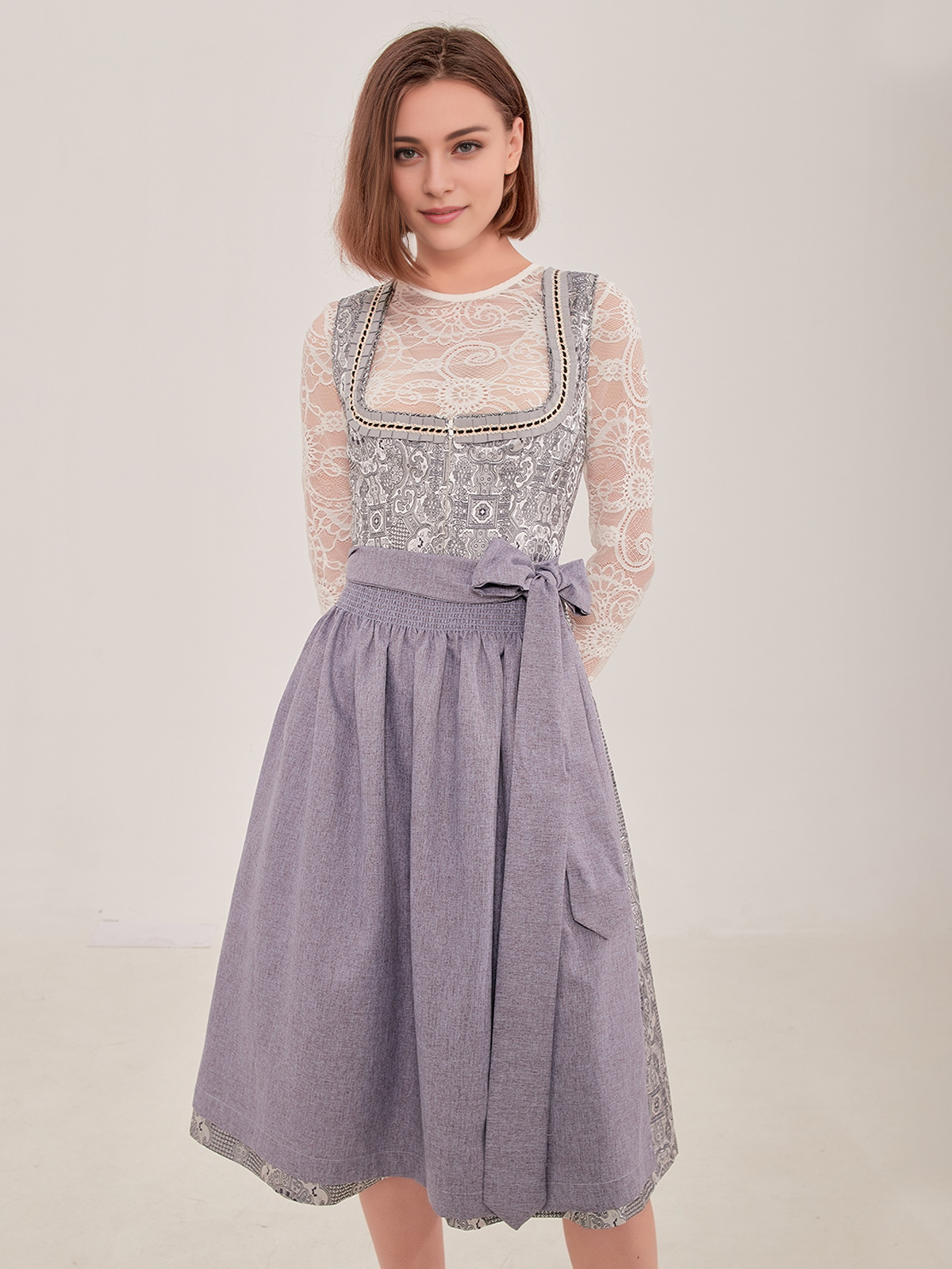Modernes Samt Dirndl in Beige