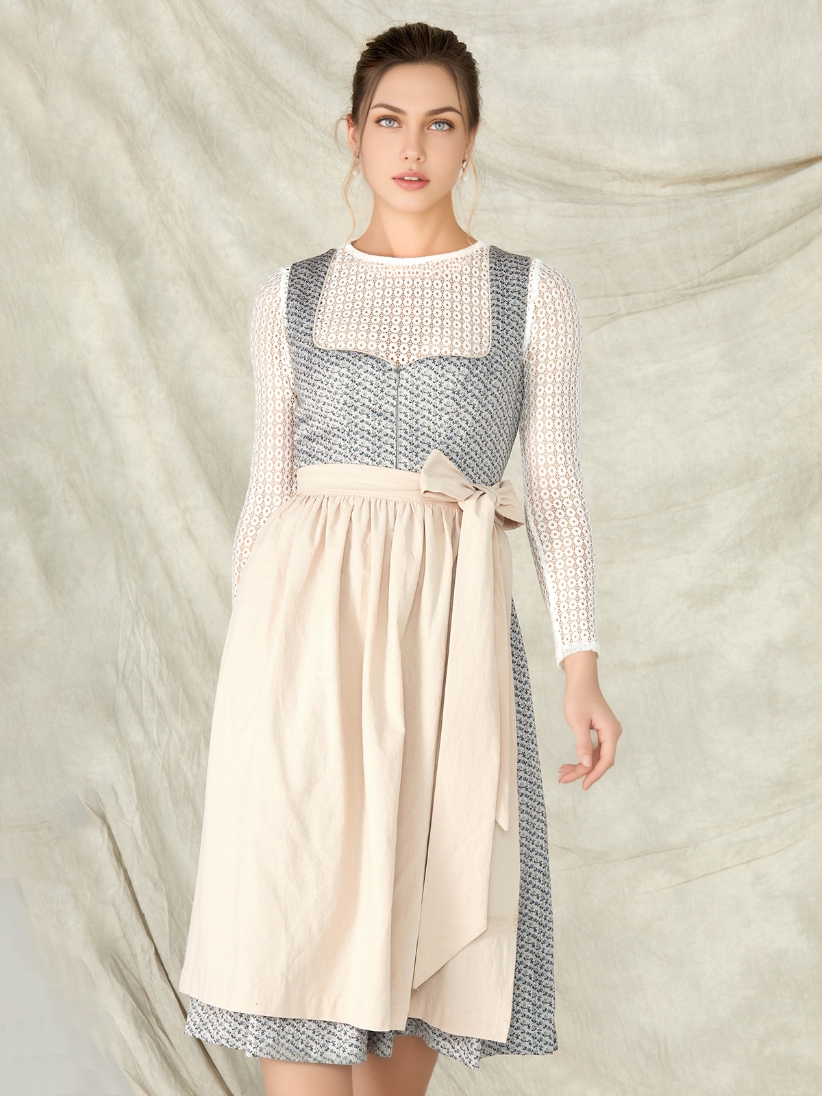 Dirndl in Olivgrün – stilvoll und traditionell