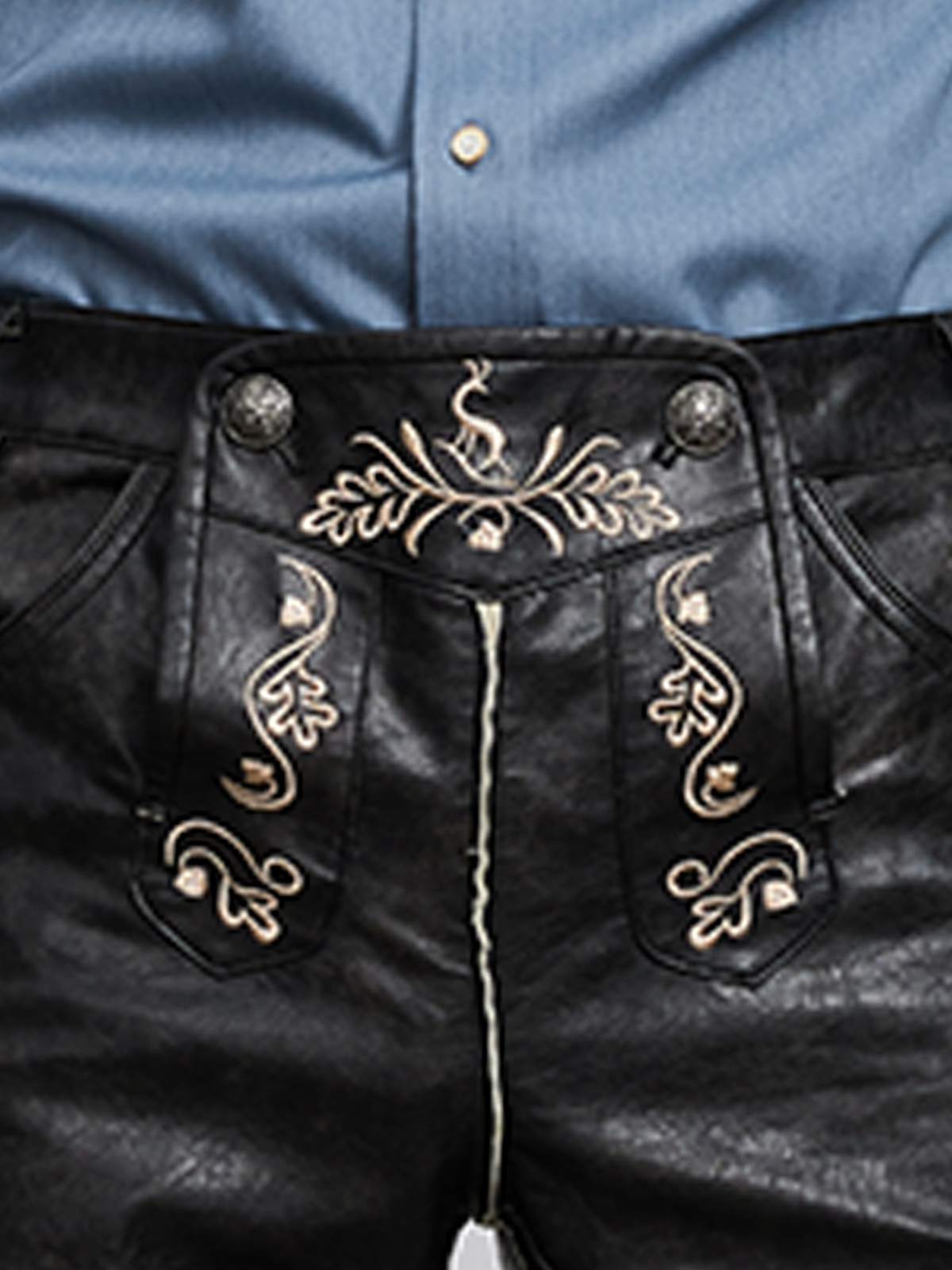 Traditionelles Dirndl in Braun mit Lederhose