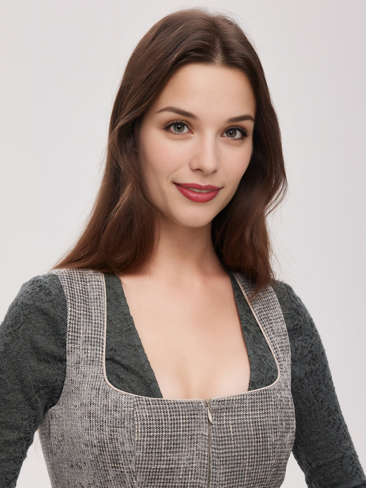 Modernes Dirndl in Grün