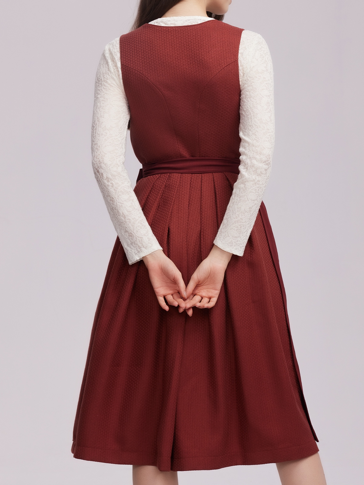 Dirndl in Rot – ein zeitloser Klassiker