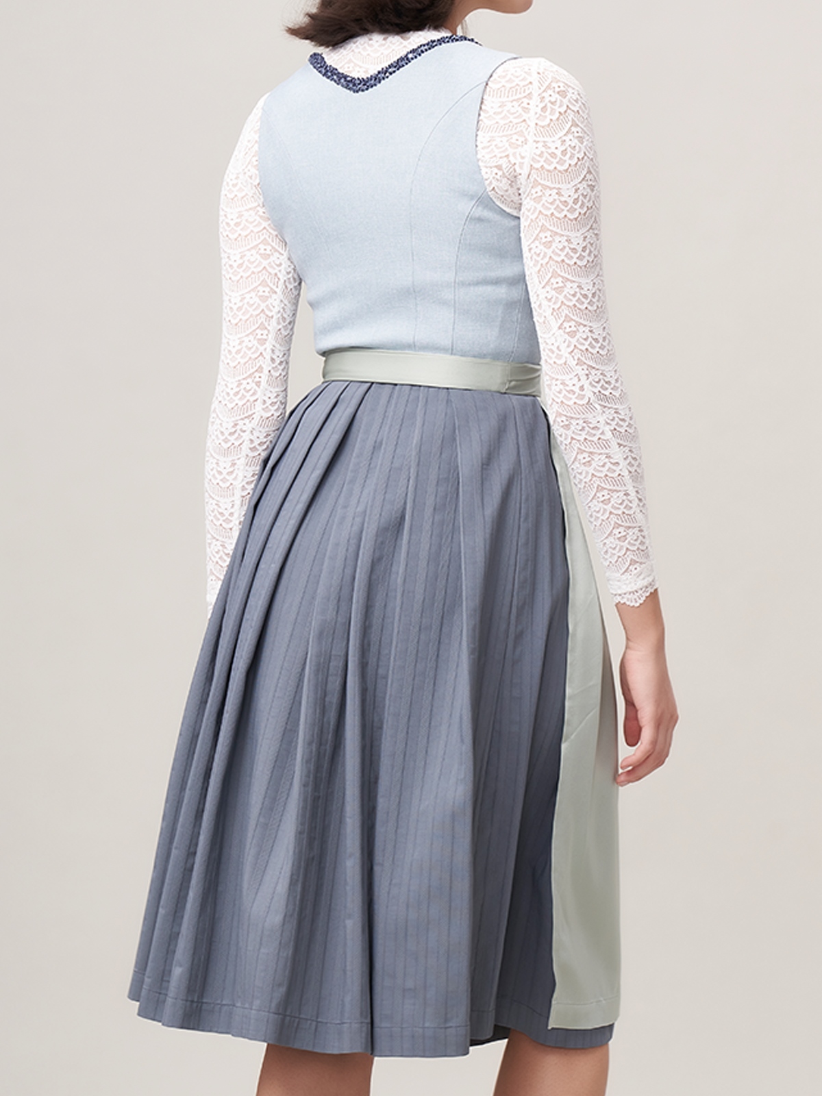 Modernes Dirndl in Blau