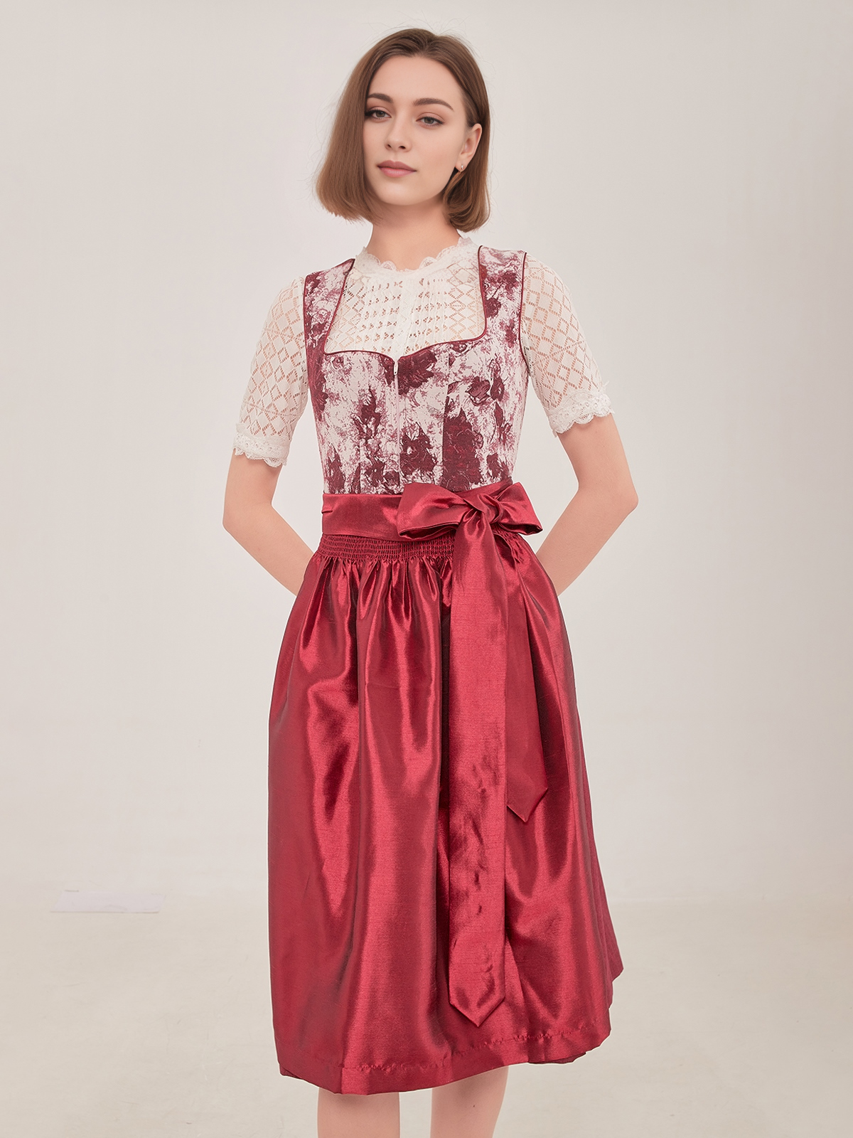 Dirndl in Rot – ein zeitloser Klassiker
